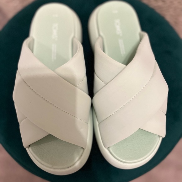 Platform Toms Slides - Picture 2 of 4
